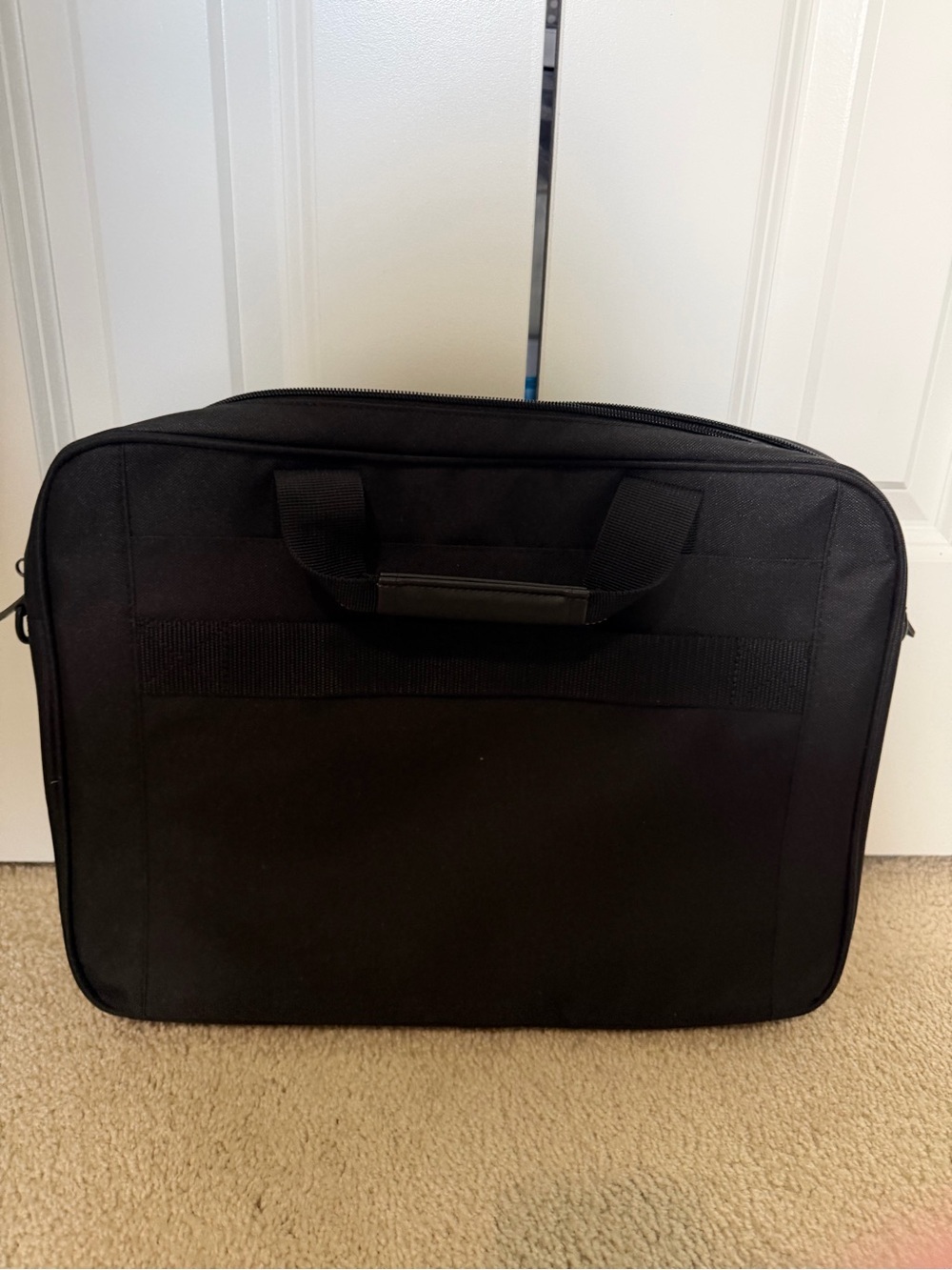 Targus Classic Slim Topload Laptop Bag - Picture 3 of 6
